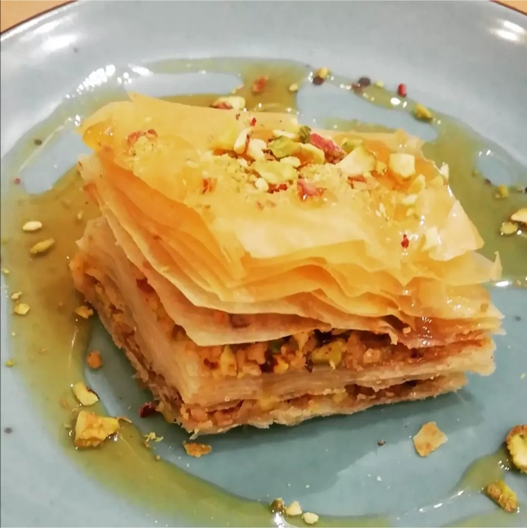 Copa de frutas frescas con crema vegana