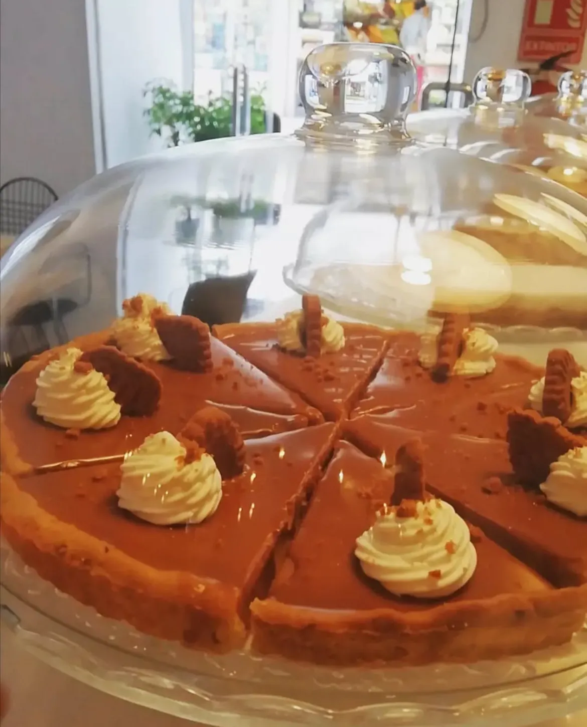 Brownie vegano con nueces en restaurante Punto Vegano