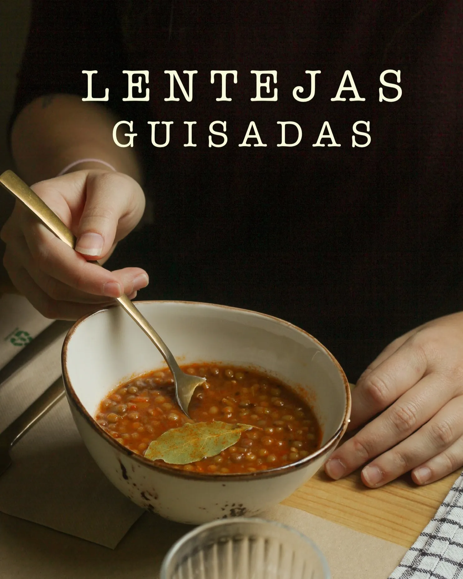 Plato de lentejas guisadas veganas en Punto Vegano SLL